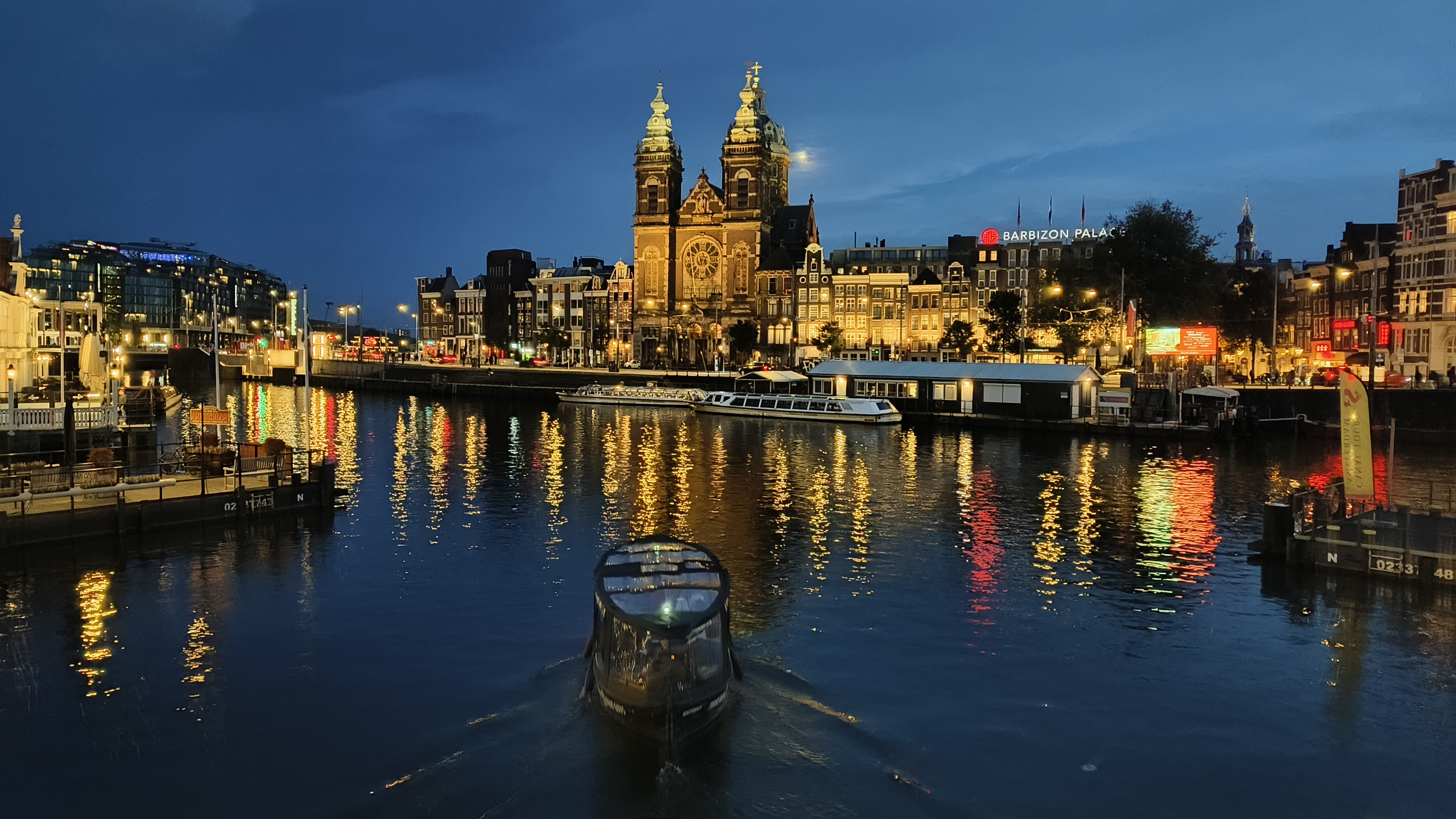 Amsterdam canal at night, Basilica of Saint Nicholas